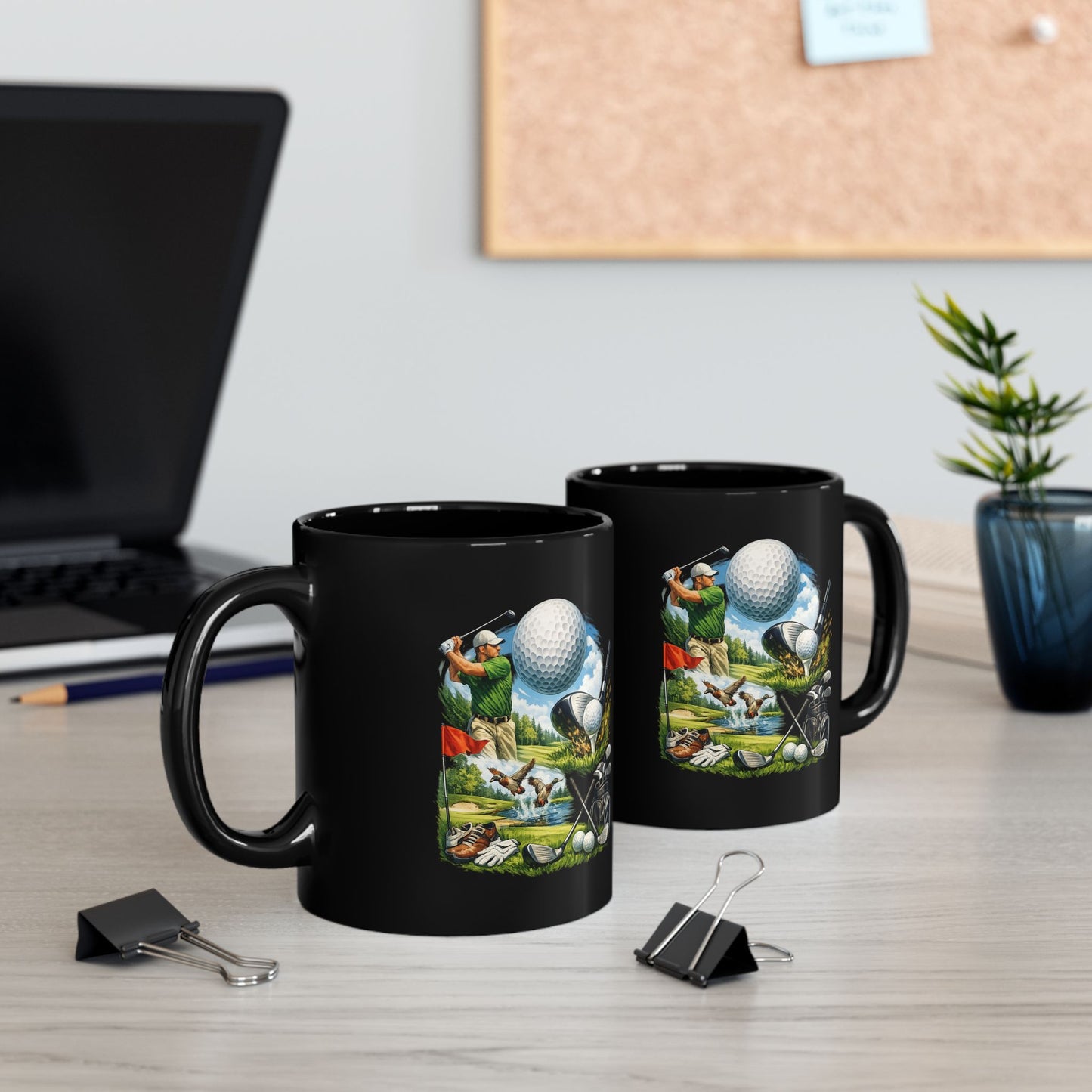 Mug en céramique noire scène de golf     Mug de 325 ml avec illustration sur le thème du golf