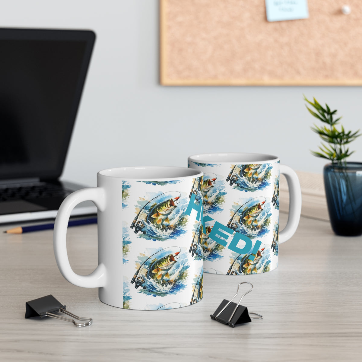 Mug en céramique avec leurre de pêche – Mug avec slogan "Accroché"